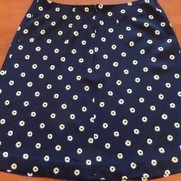 Skirt - Picture 2 of 2